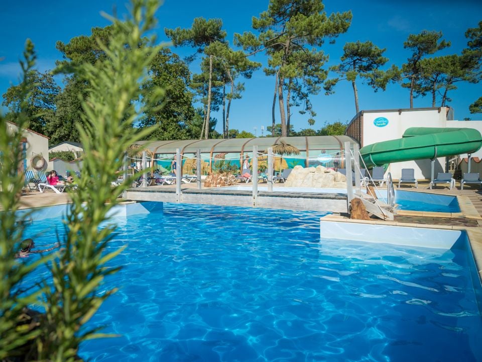 Camping Paradis – La Pomme de Pin